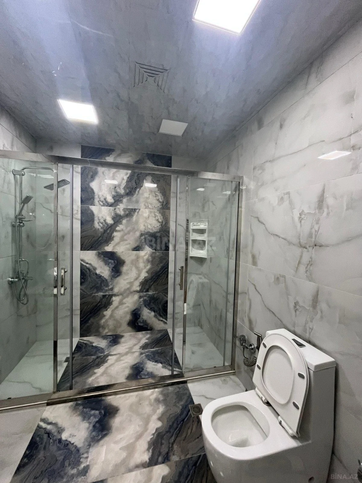 Kirayə verilir 4 otaqlı mənzil 160 m²