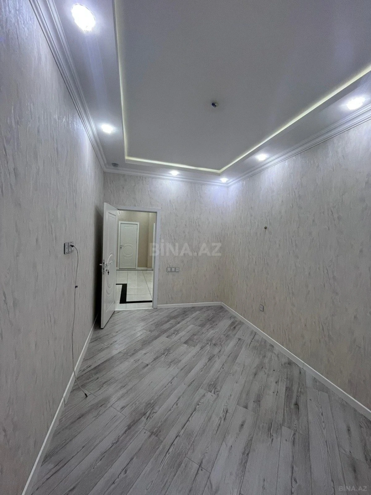 Kirayə verilir 4 otaqlı mənzil 160 m²