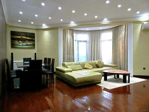Satılır 4 otaqlı mənzil 170 m² — Bakı 4 otaq 170.00 m²