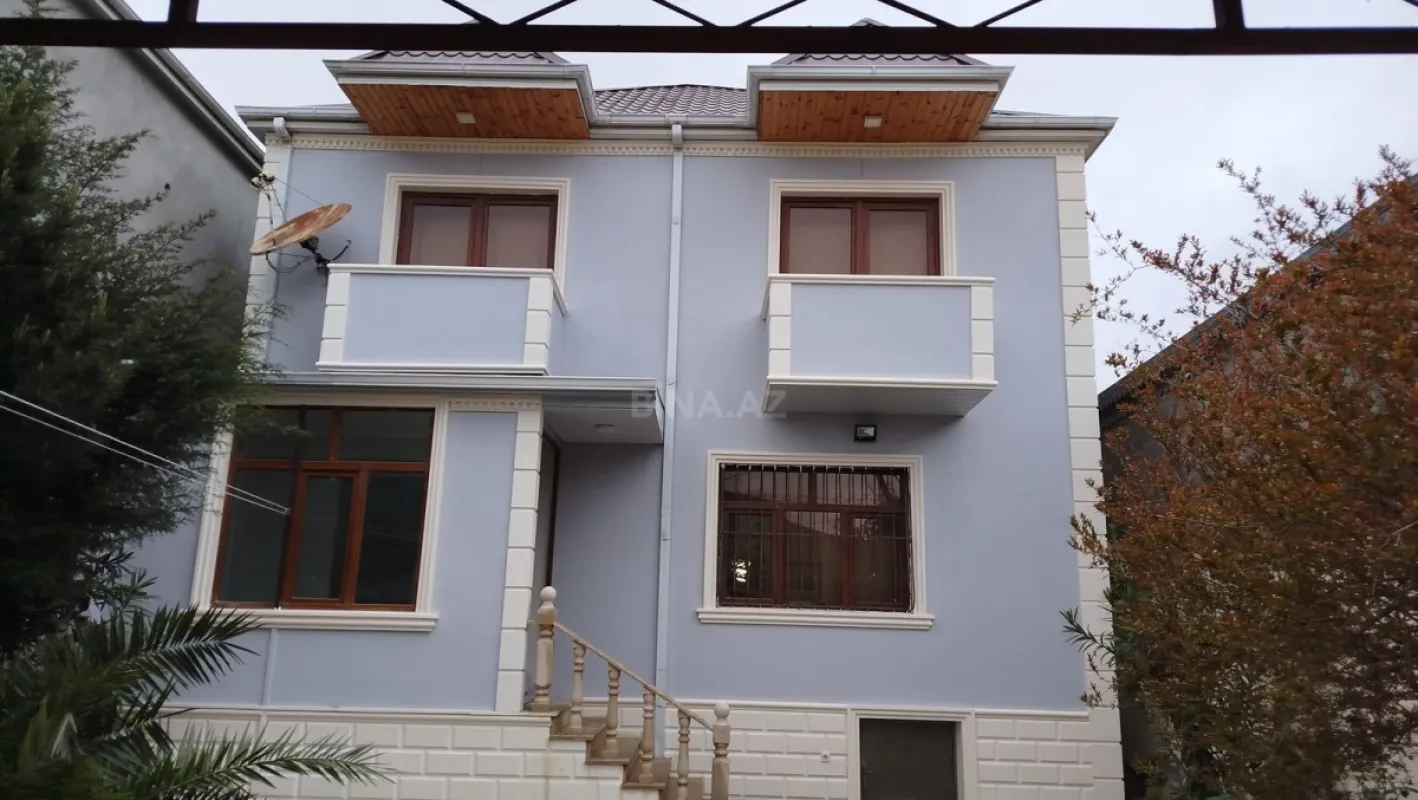 Satılır 4 otaqlı həyət evi 200 m²