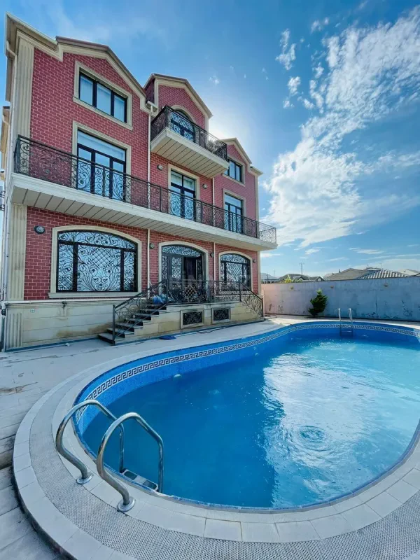 Kirayə verilir 5 otaqlı həyət evi 400 m²