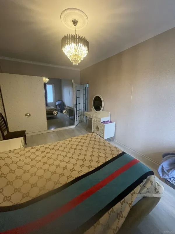 Satılır 3 otaqlı mənzil 83 m²