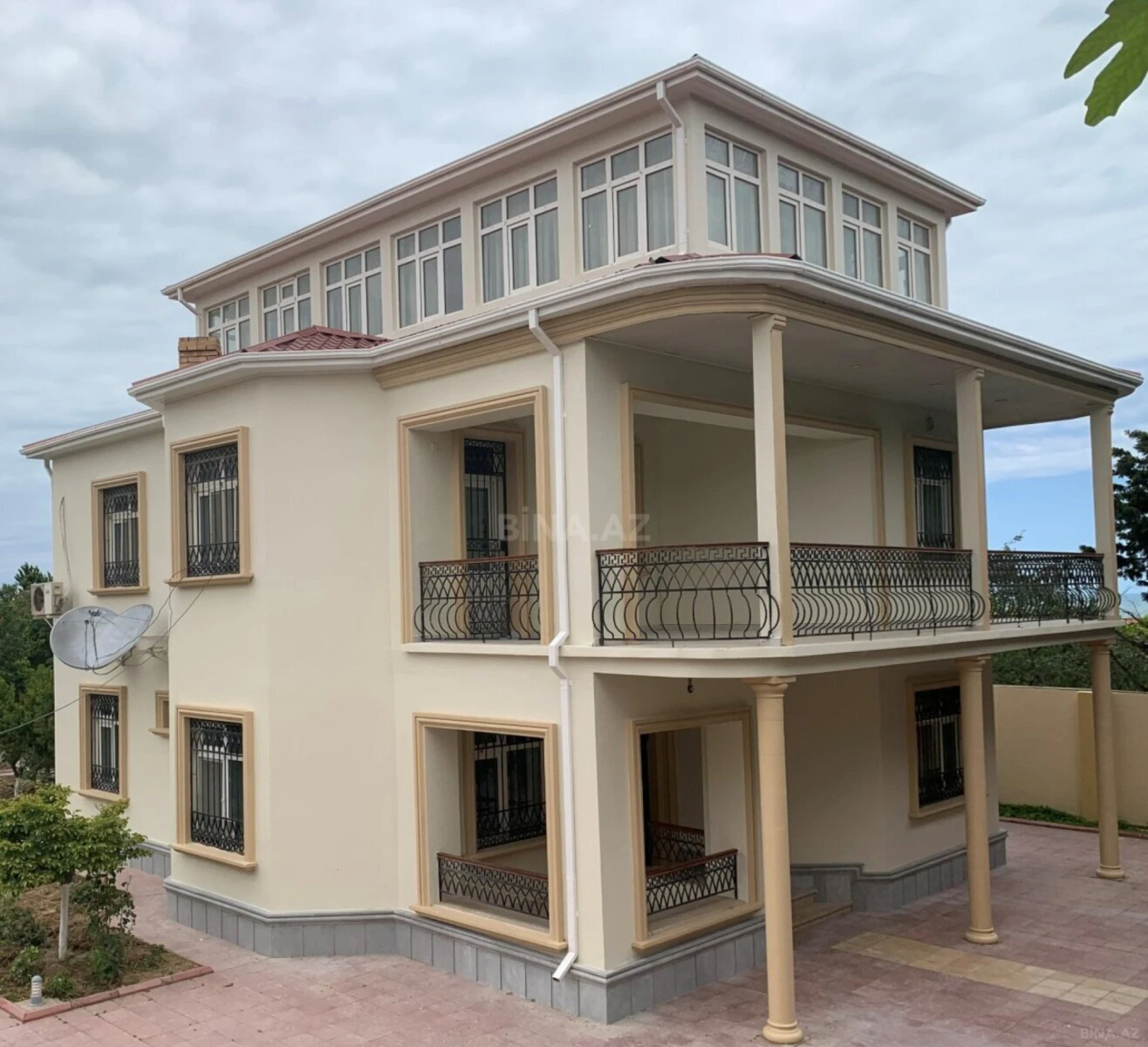 Kirayə verilir 3 otaqlı həyət evi 280 m²