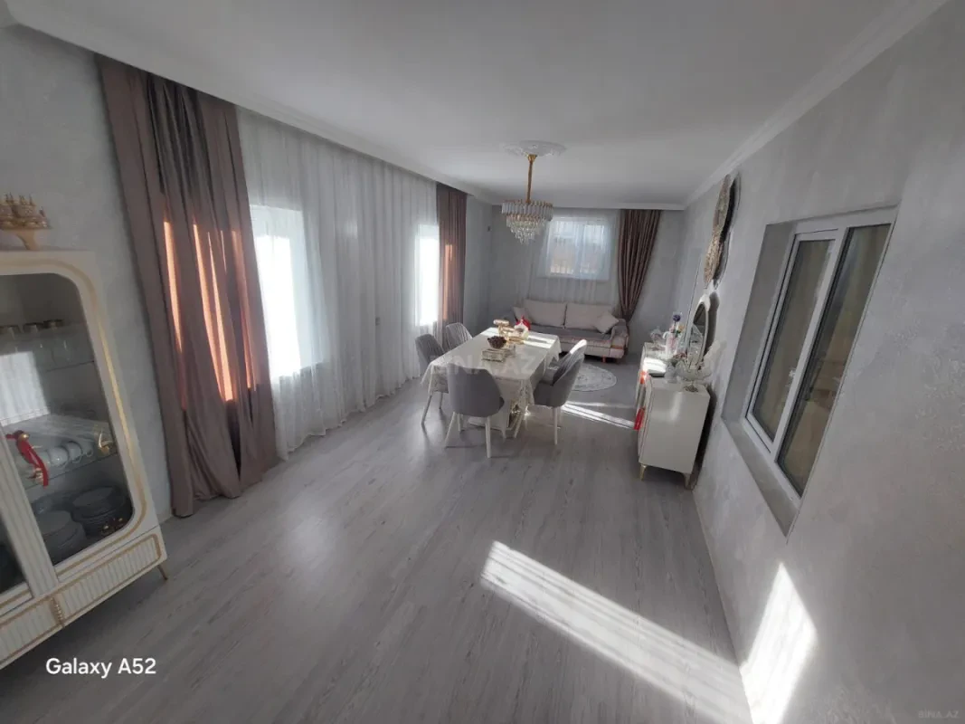 Satılır 4 otaqlı həyət evi 140 m²