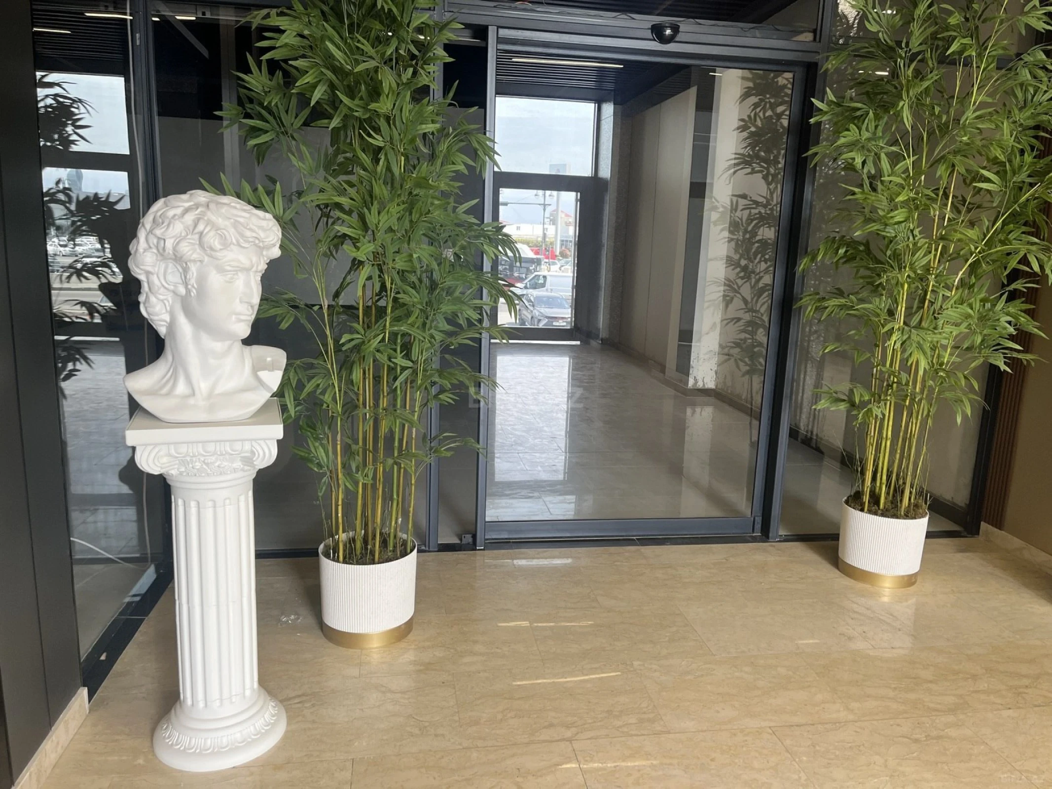 Kirayə verilir 5 otaqlı ofis 110 m²
