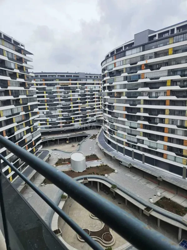 Satılır 4 otaqlı mənzil 166 m²