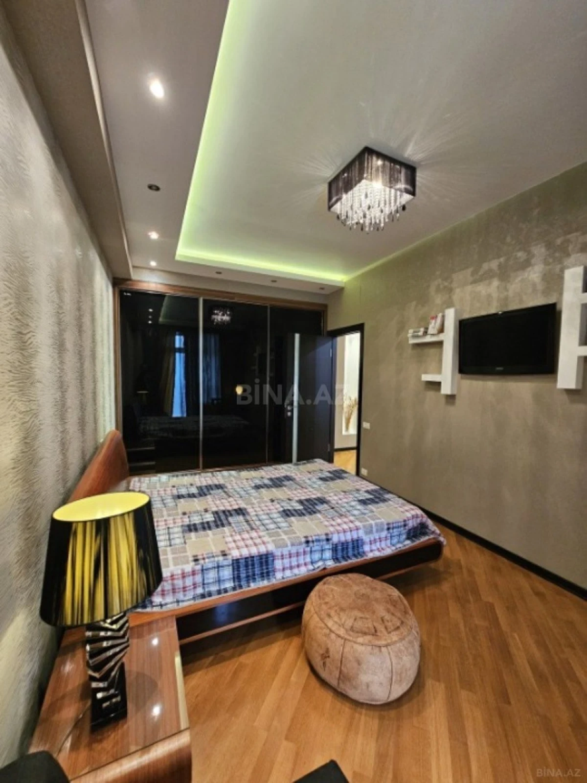 Satılır 3 otaqlı mənzil 105 m²
