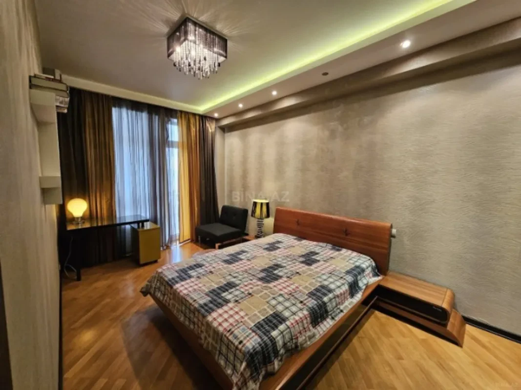 Satılır 3 otaqlı mənzil 105 m²