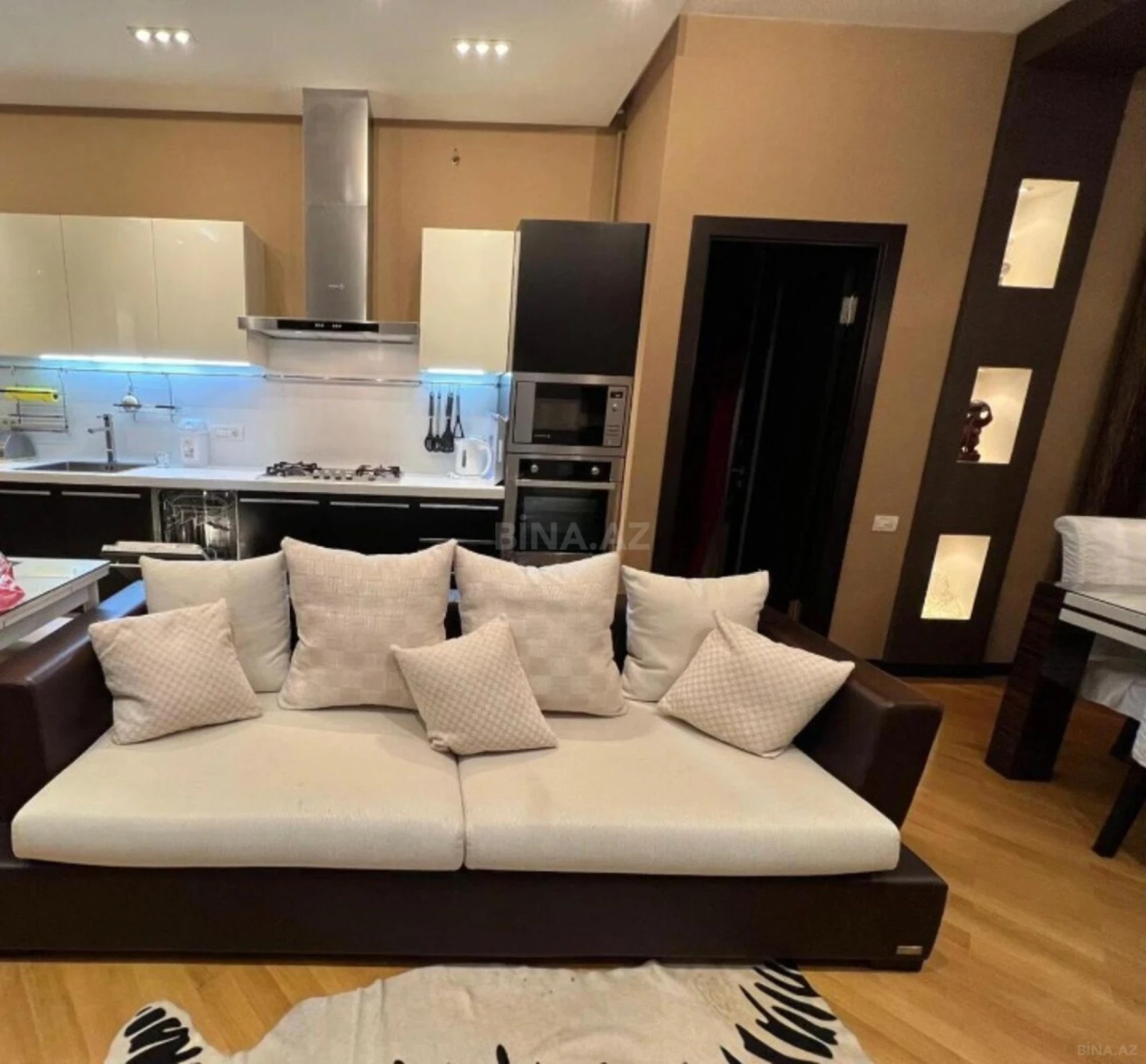 Satılır 3 otaqlı mənzil 105 m²