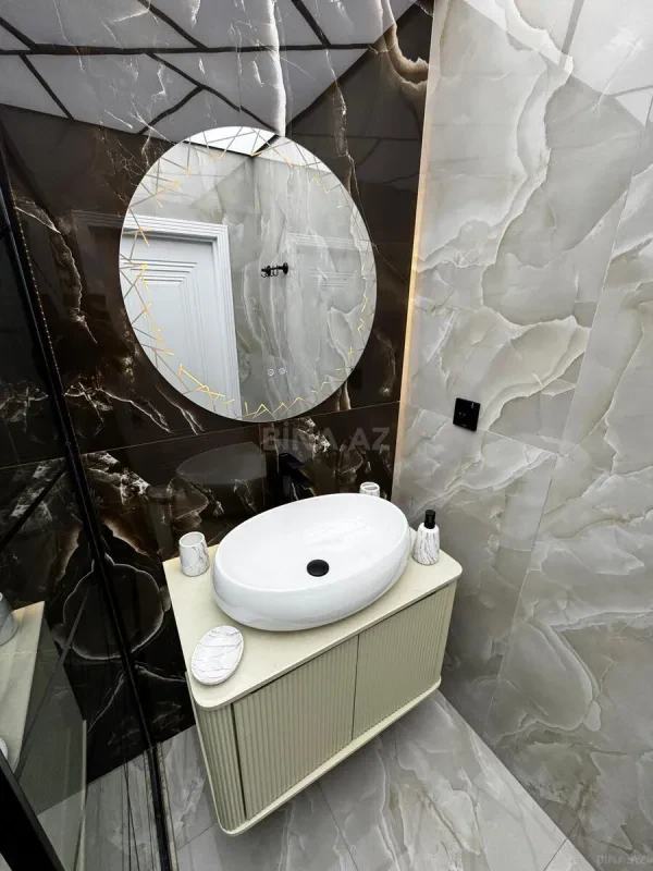 Satılır 2 otaqlı mənzil 67 m²