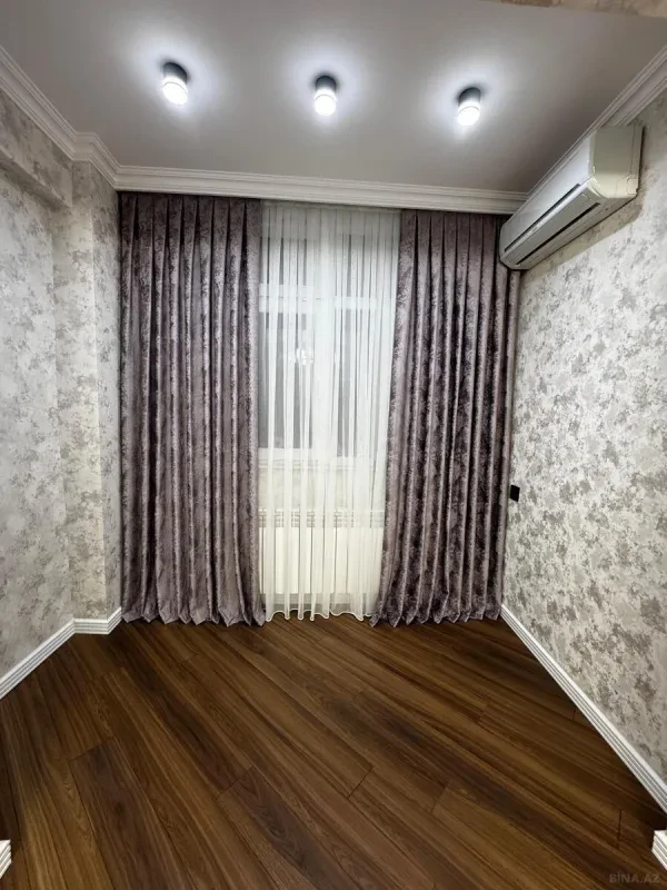 Satılır 2 otaqlı mənzil 67 m²