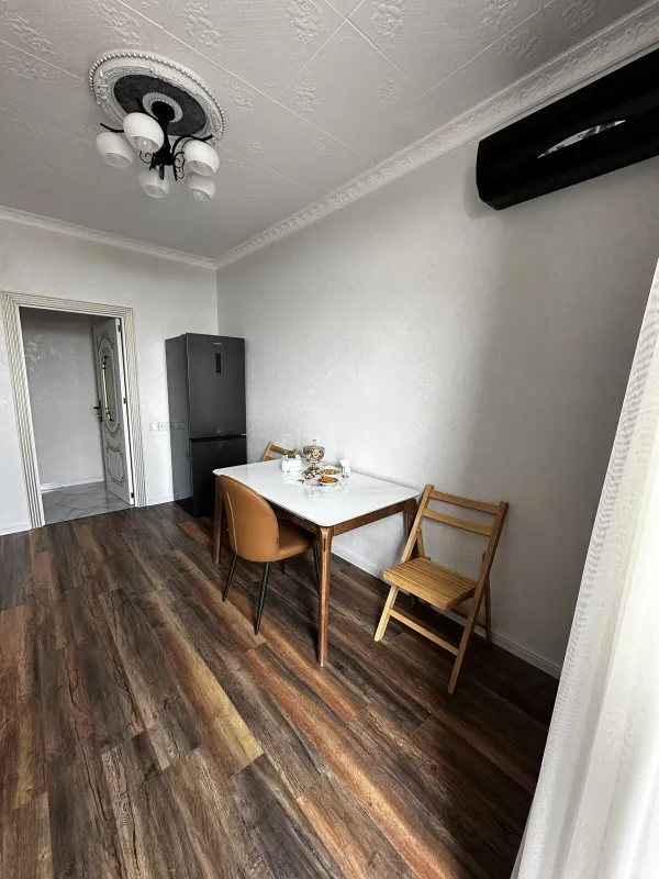 Satılır 2 otaqlı mənzil 63 m²