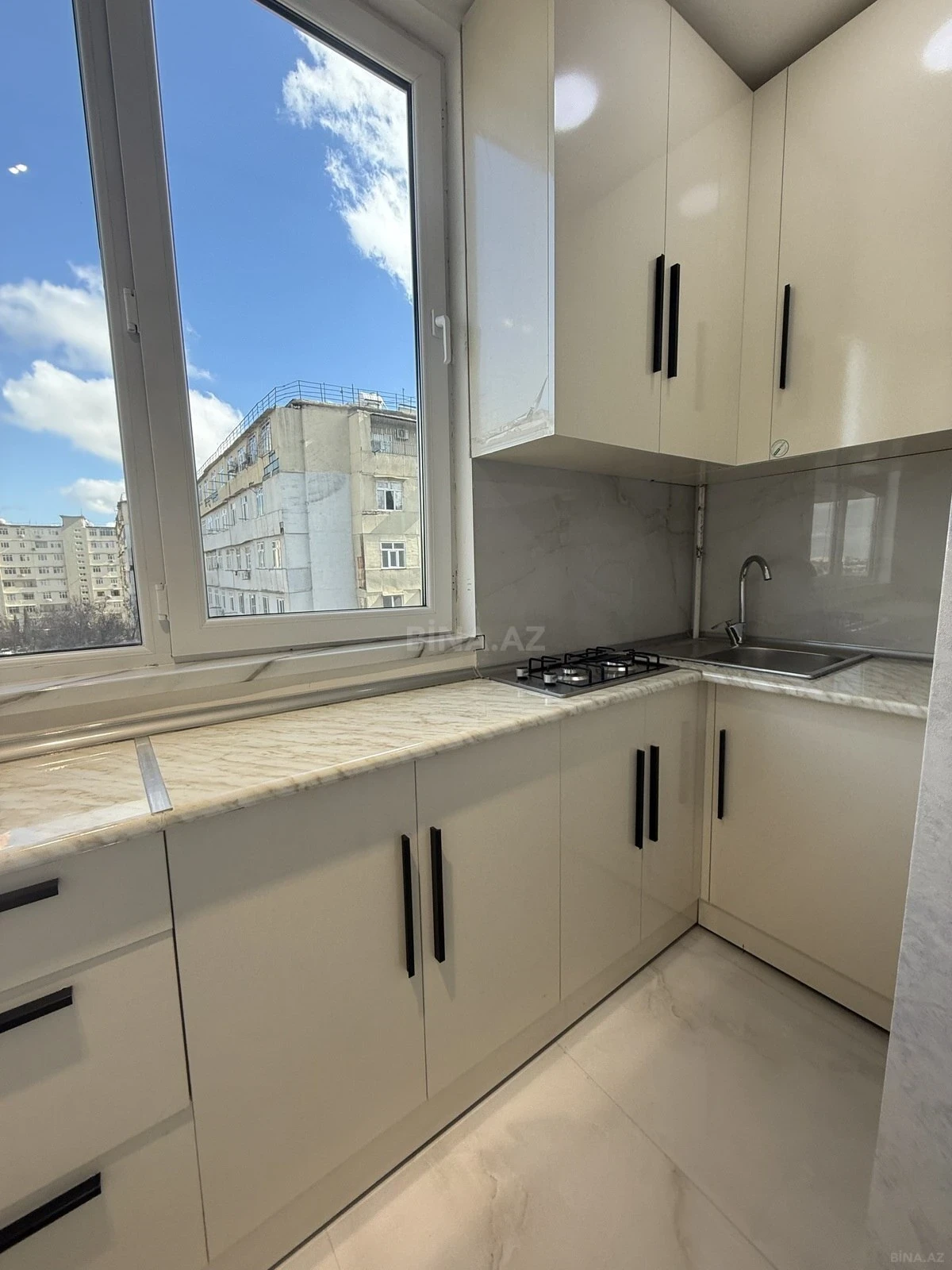Satılır 2 otaqlı mənzil 47 m²