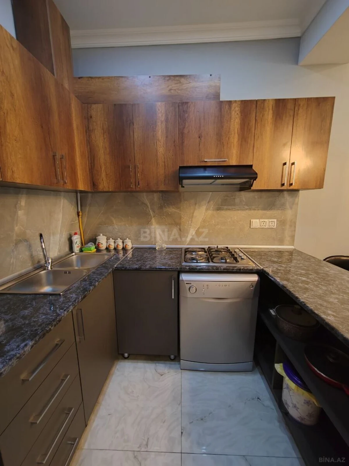 Kirayə verilir 3 otaqlı mənzil 110 m²