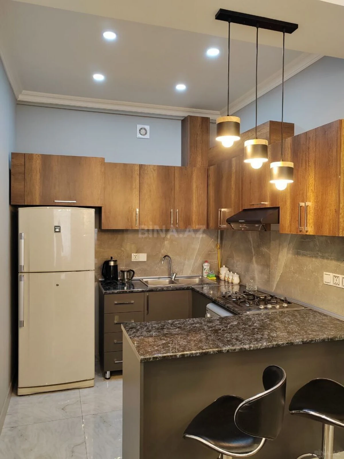 Kirayə verilir 3 otaqlı mənzil 110 m²