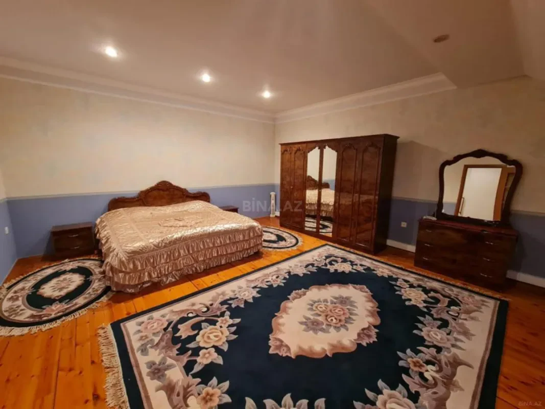 Kirayə verilir 6 otaqlı mənzil 320 m²