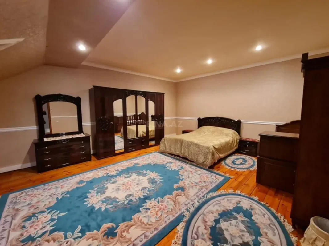 Kirayə verilir 6 otaqlı mənzil 320 m²