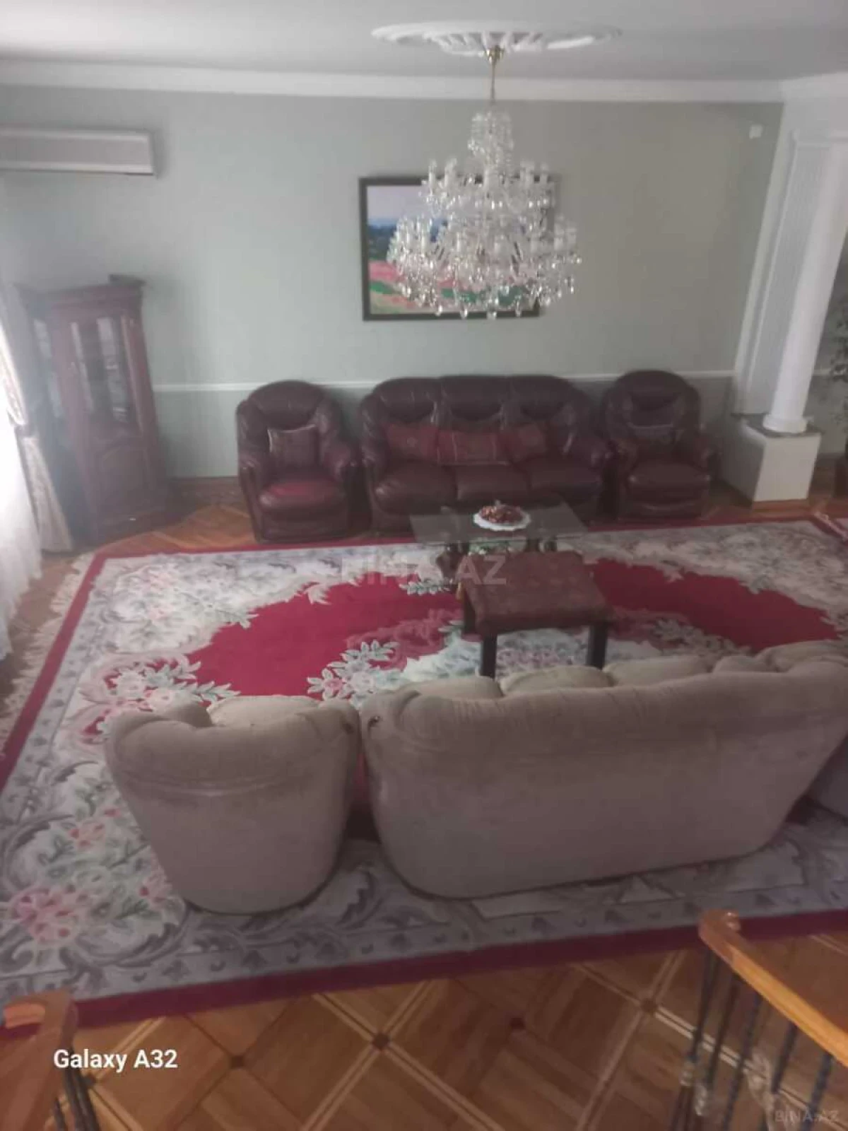 Kirayə verilir 6 otaqlı mənzil 320 m²