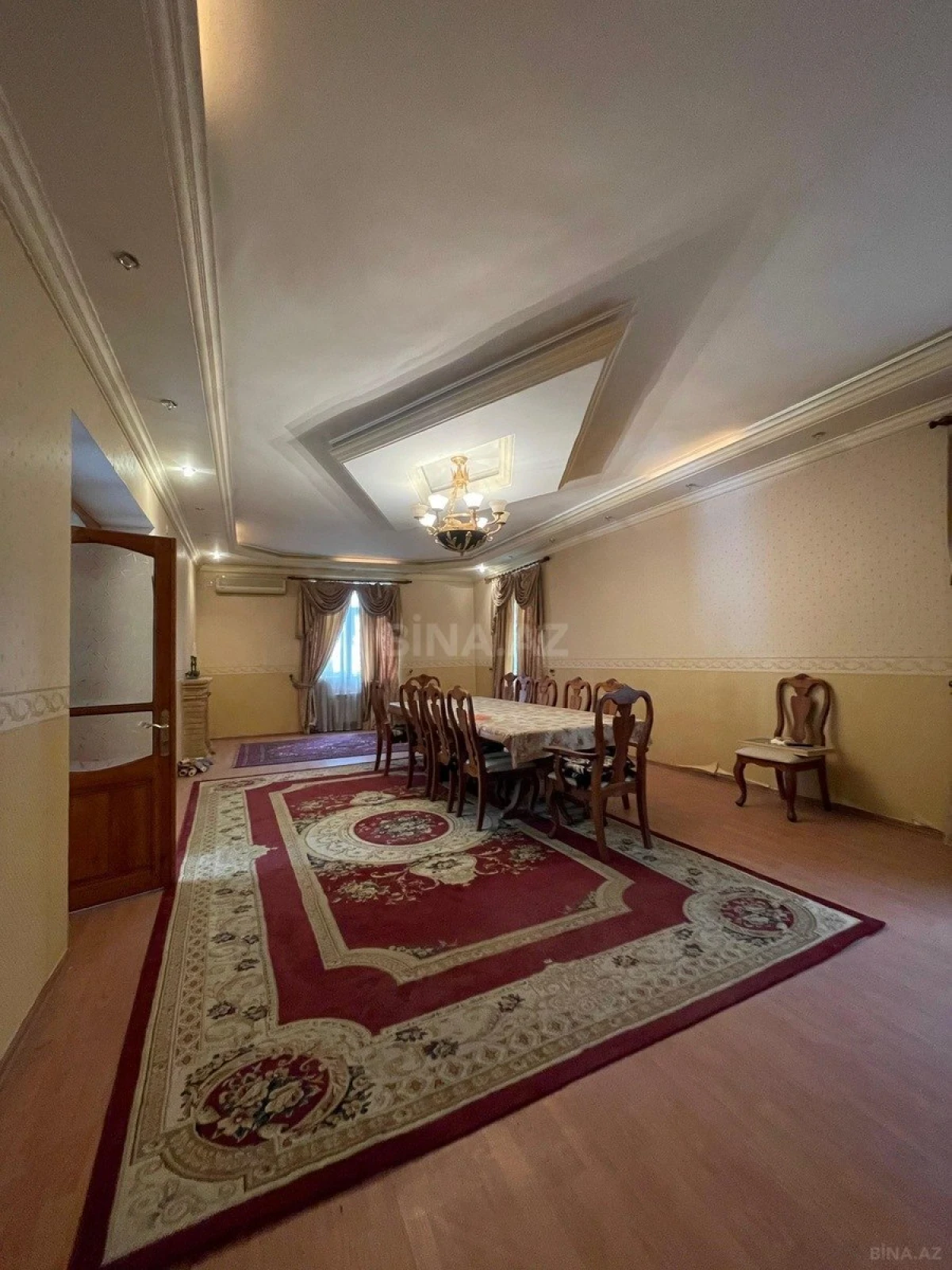 Satılır 6 otaqlı həyət evi 450 m²