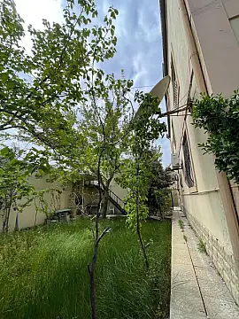 Satılır 6 otaqlı həyət evi 450 m²