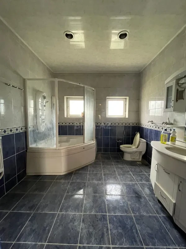 Satılır 6 otaqlı həyət evi 450 m²