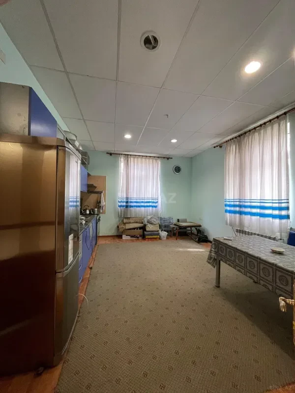 Satılır 6 otaqlı həyət evi 450 m²