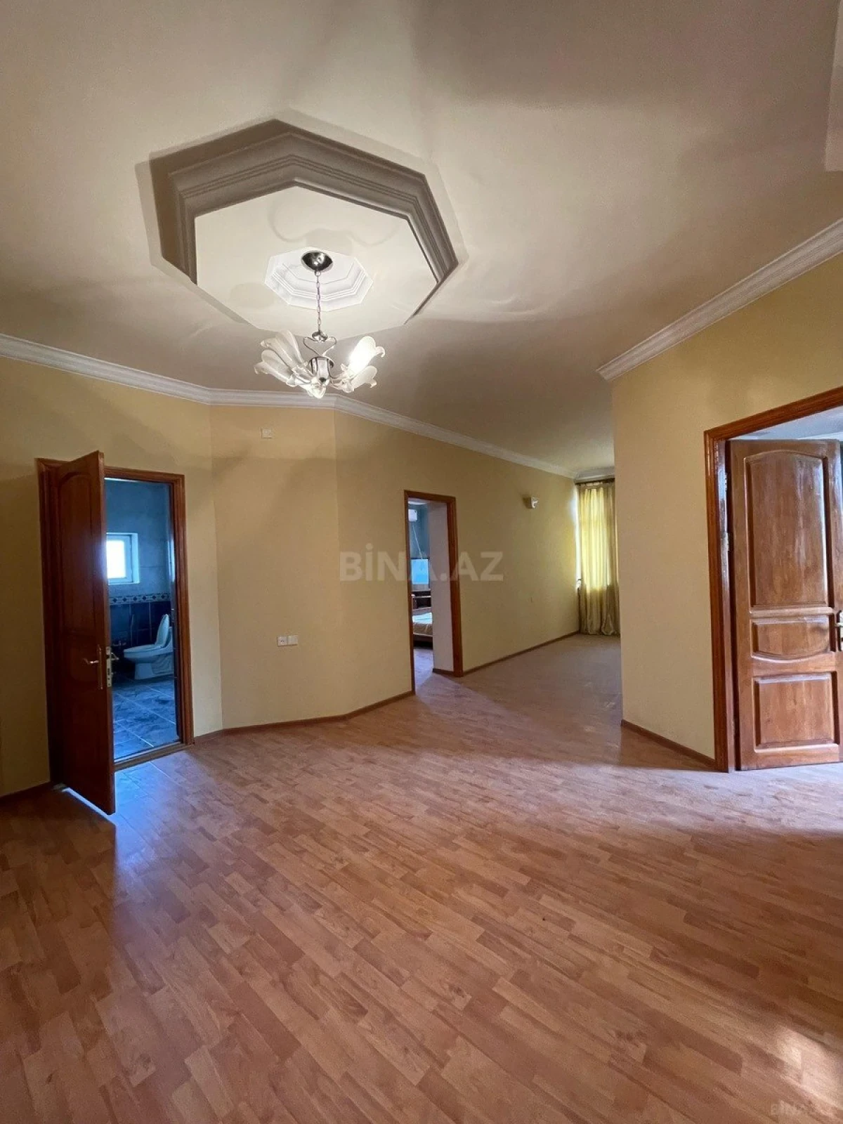 Satılır 6 otaqlı həyət evi 450 m²