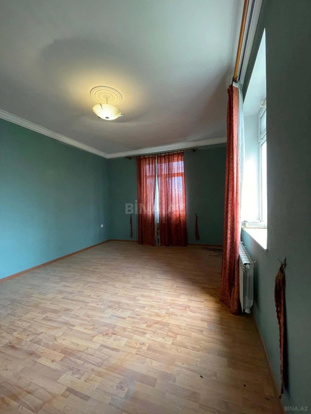 Satılır 6 otaqlı həyət evi 450 m²