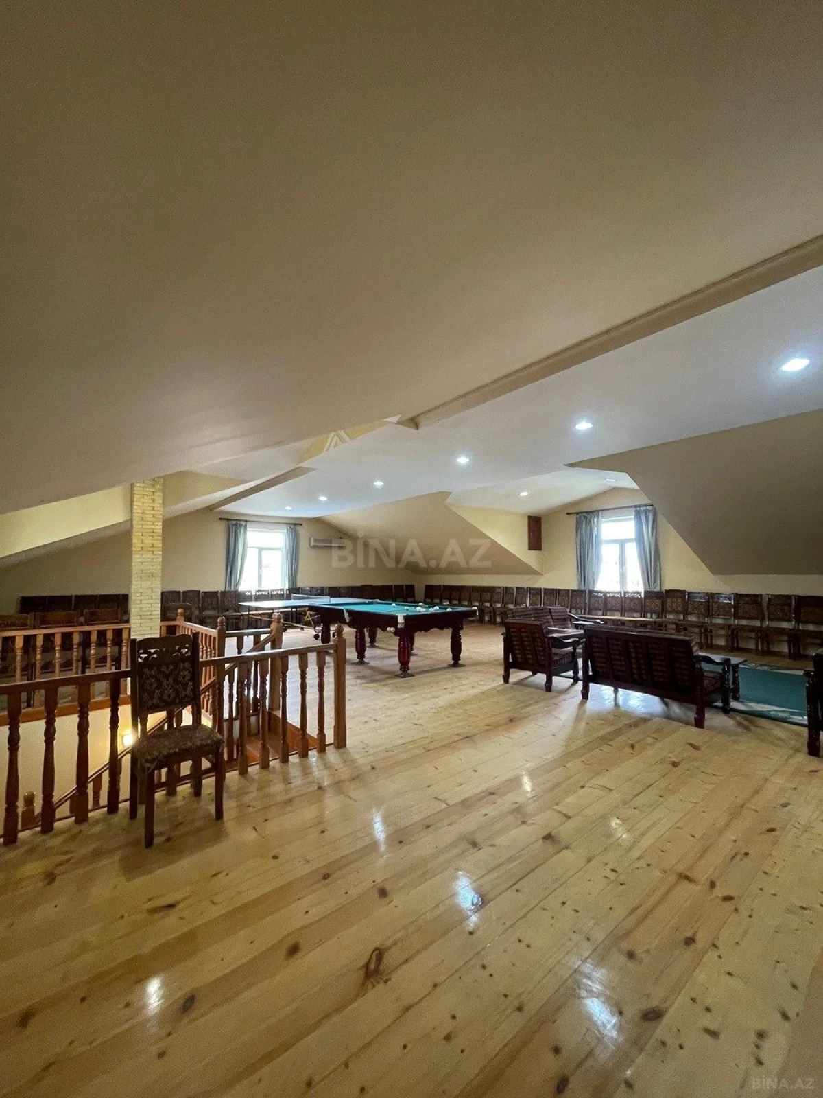 Satılır 6 otaqlı həyət evi 450 m²