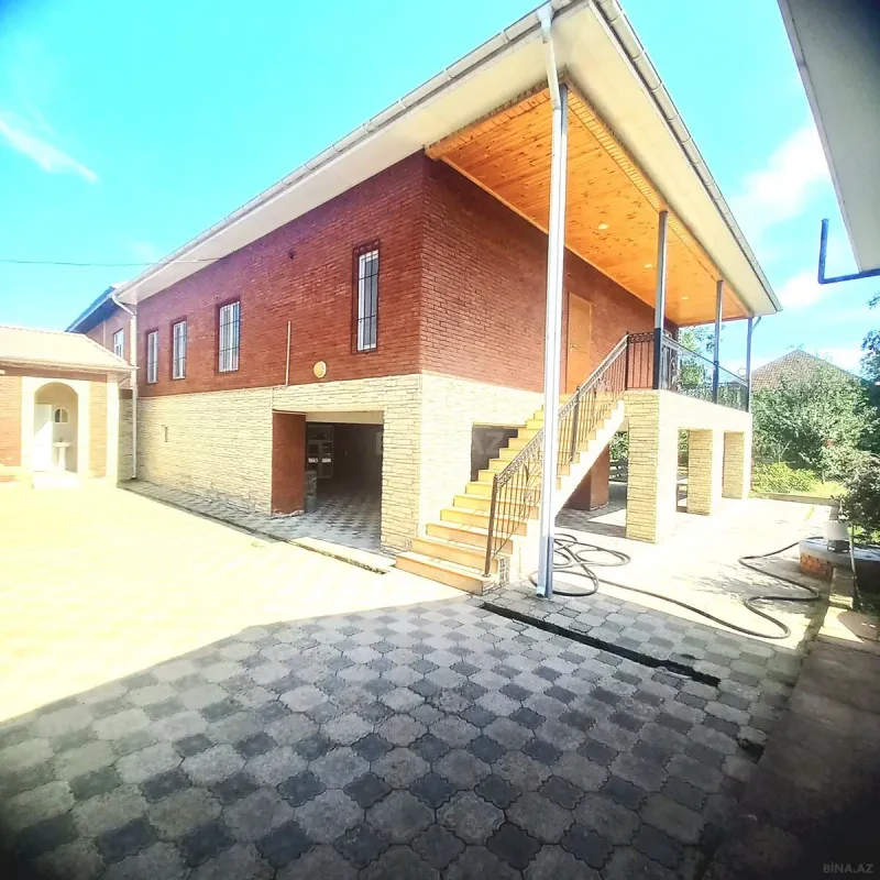 Satılır 6 otaqlı həyət evi 320 m²