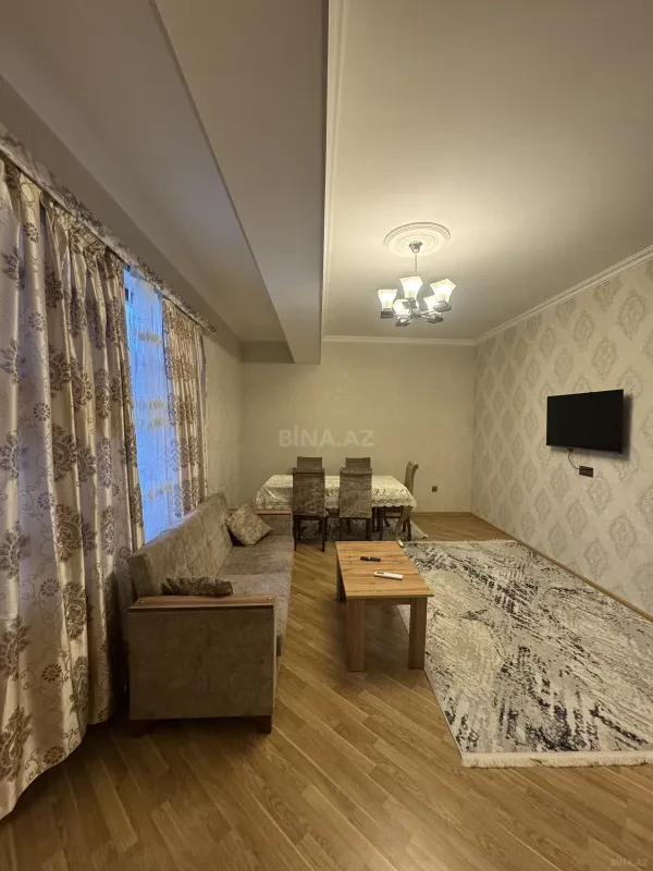 Kirayə verilir 2 otaqlı mənzil 85 m²