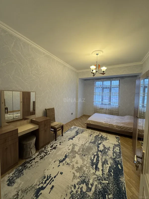 Kirayə verilir 2 otaqlı mənzil 85 m²