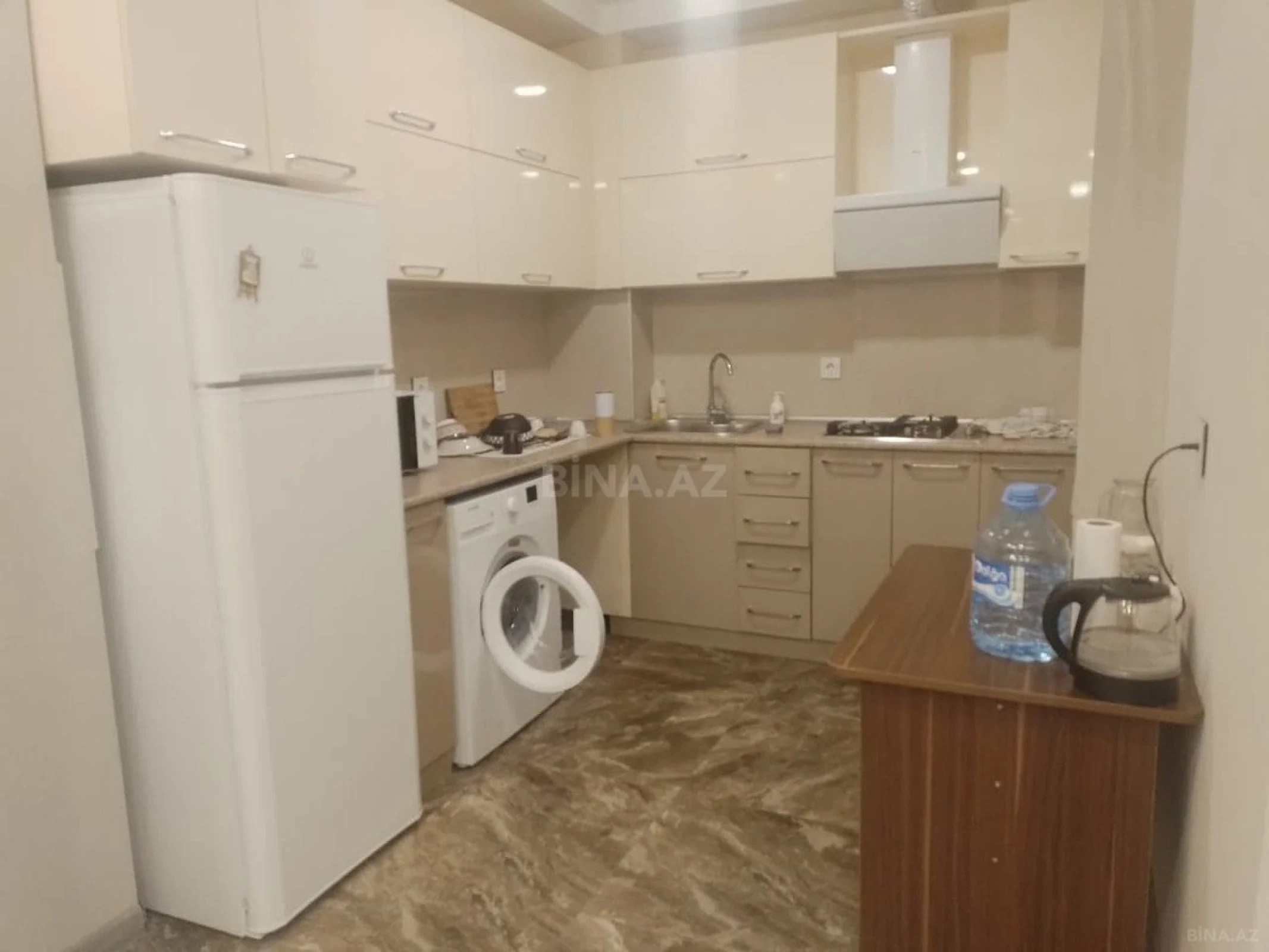 Kirayə verilir 2 otaqlı mənzil 65 m²