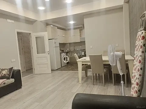 Kirayə verilir 2 otaqlı mənzil 65 m²
