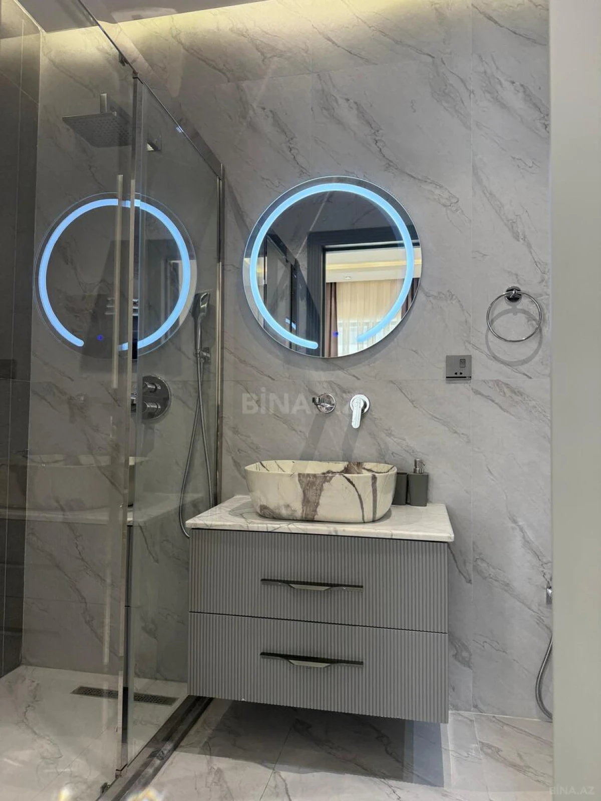 Kirayə verilir 2 otaqlı mənzil 100 m²
