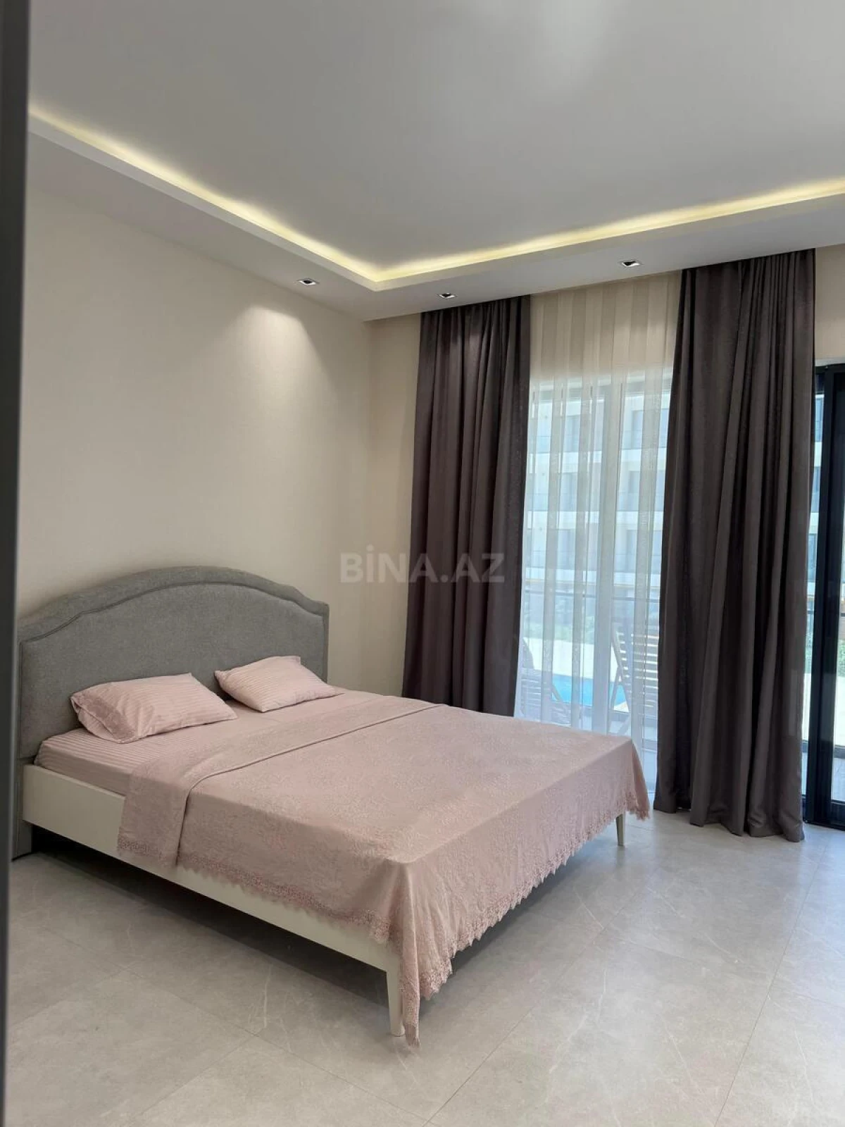 Kirayə verilir 2 otaqlı mənzil 100 m²