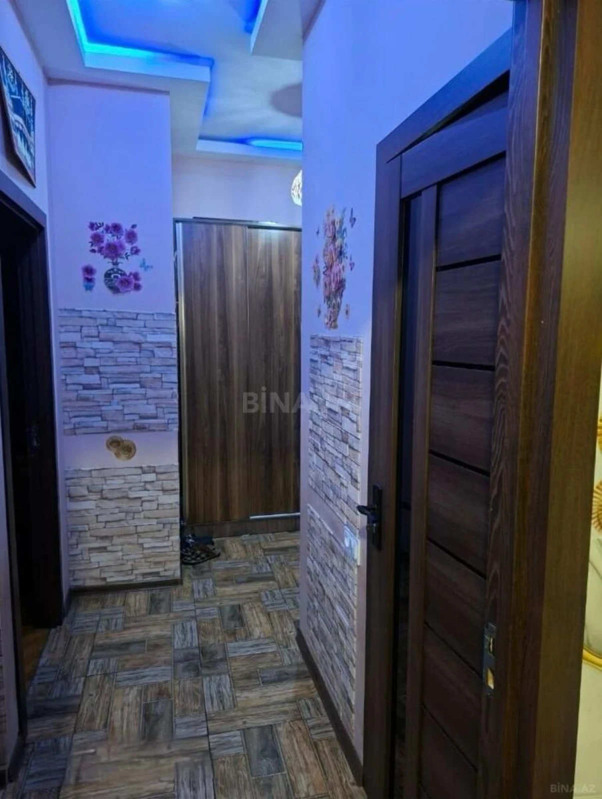 Kirayə verilir 2 otaqlı mənzil 70 m²