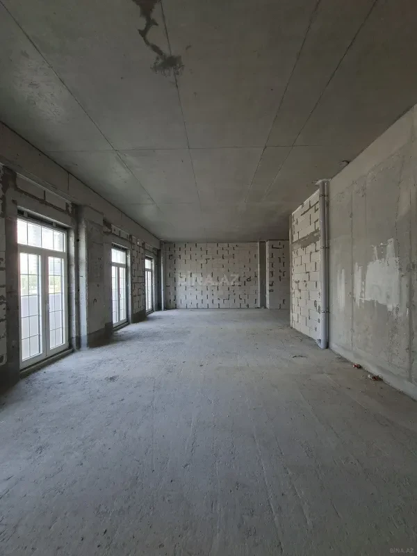 Satılır 4 otaqlı ofis 100 m²