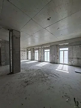 Satılır 4 otaqlı ofis 100 m²