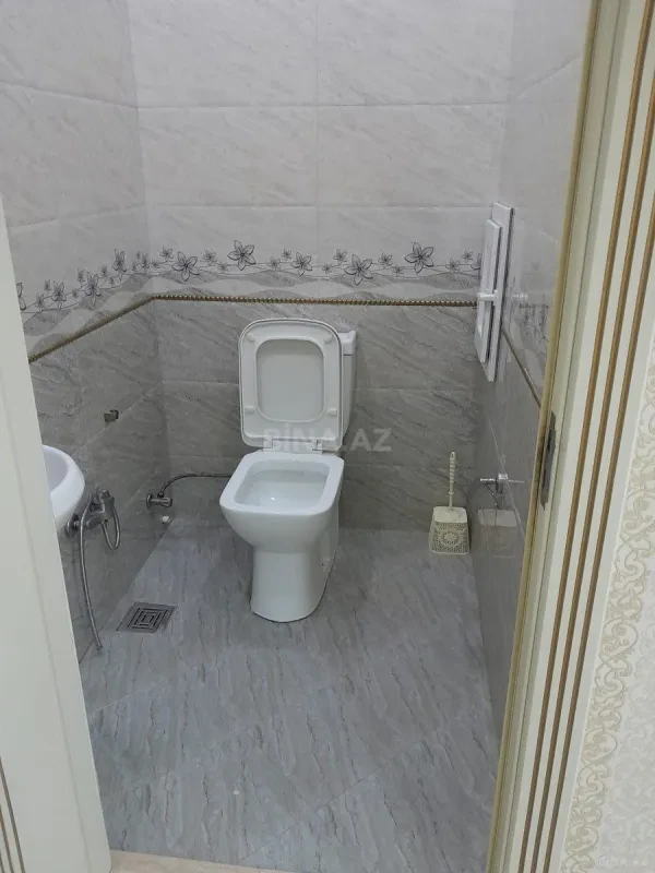 Satılır 3 otaqlı mənzil 132 m²