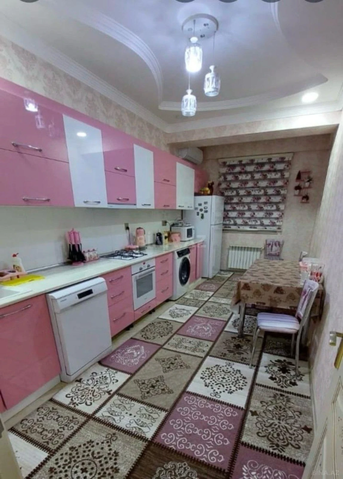 Satılır 3 otaqlı mənzil 132 m²