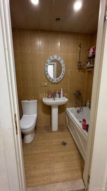 Satılır 1 otaqlı mənzil 42 m²