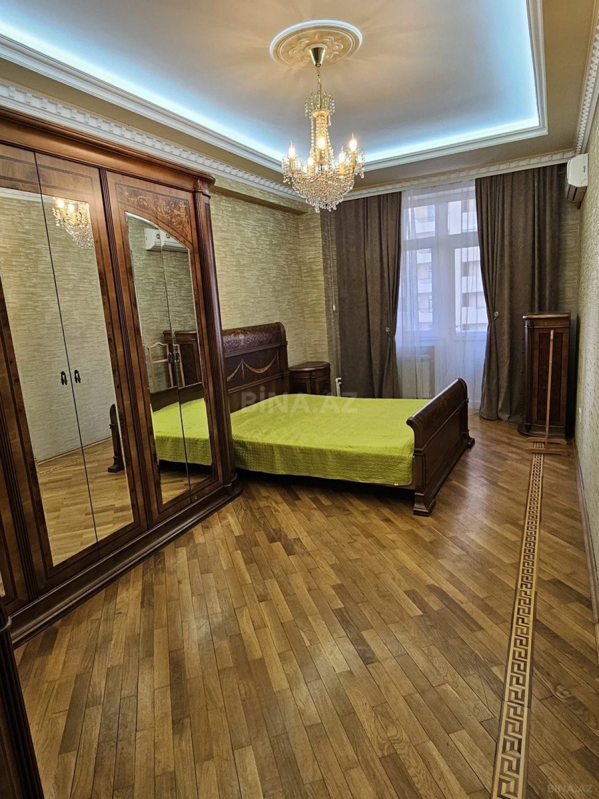 Satılır 2 otaqlı mənzil 128 m²