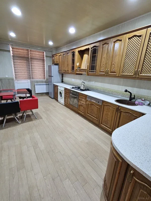 Satılır 2 otaqlı mənzil 128 m²