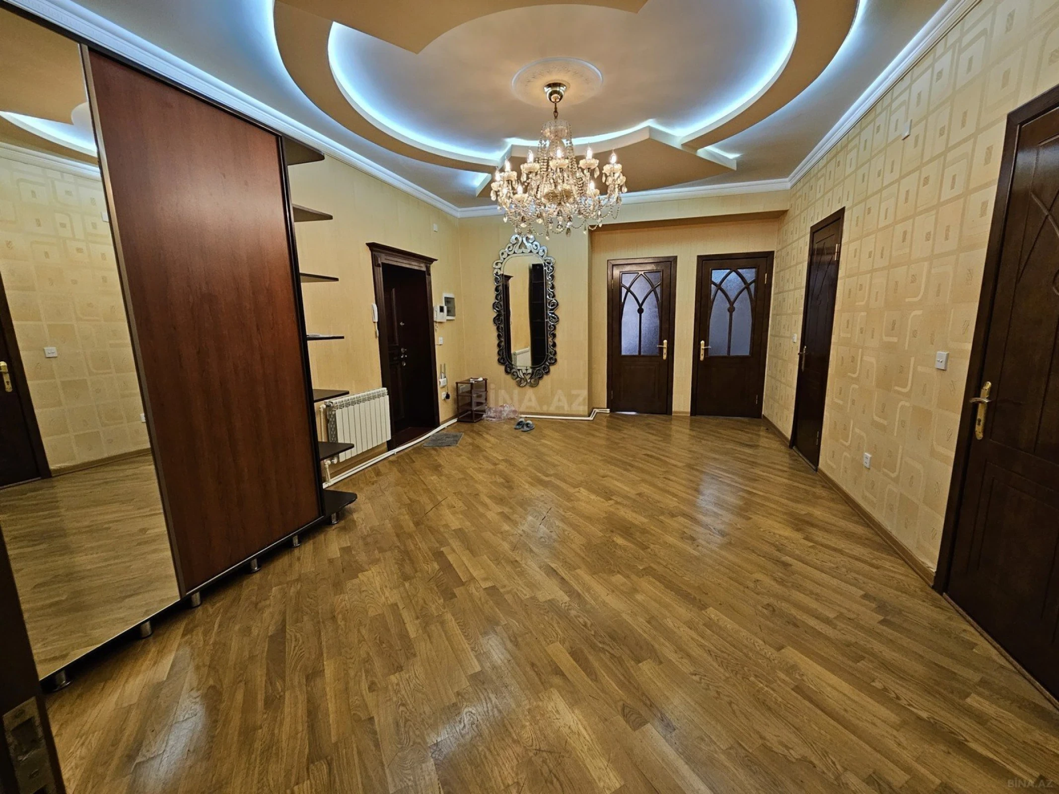 Satılır 2 otaqlı mənzil 128 m²