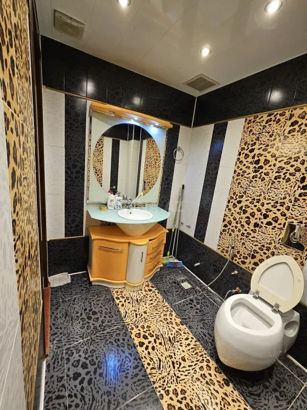 Satılır 2 otaqlı mənzil 128 m²