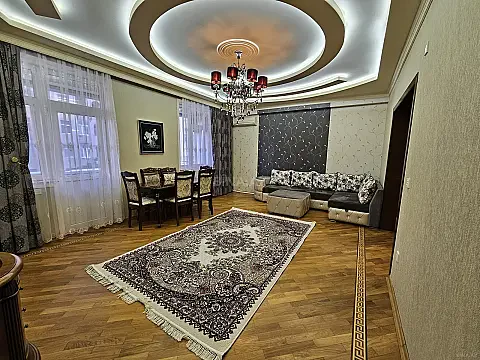 Satılır 2 otaqlı mənzil 128 m²
