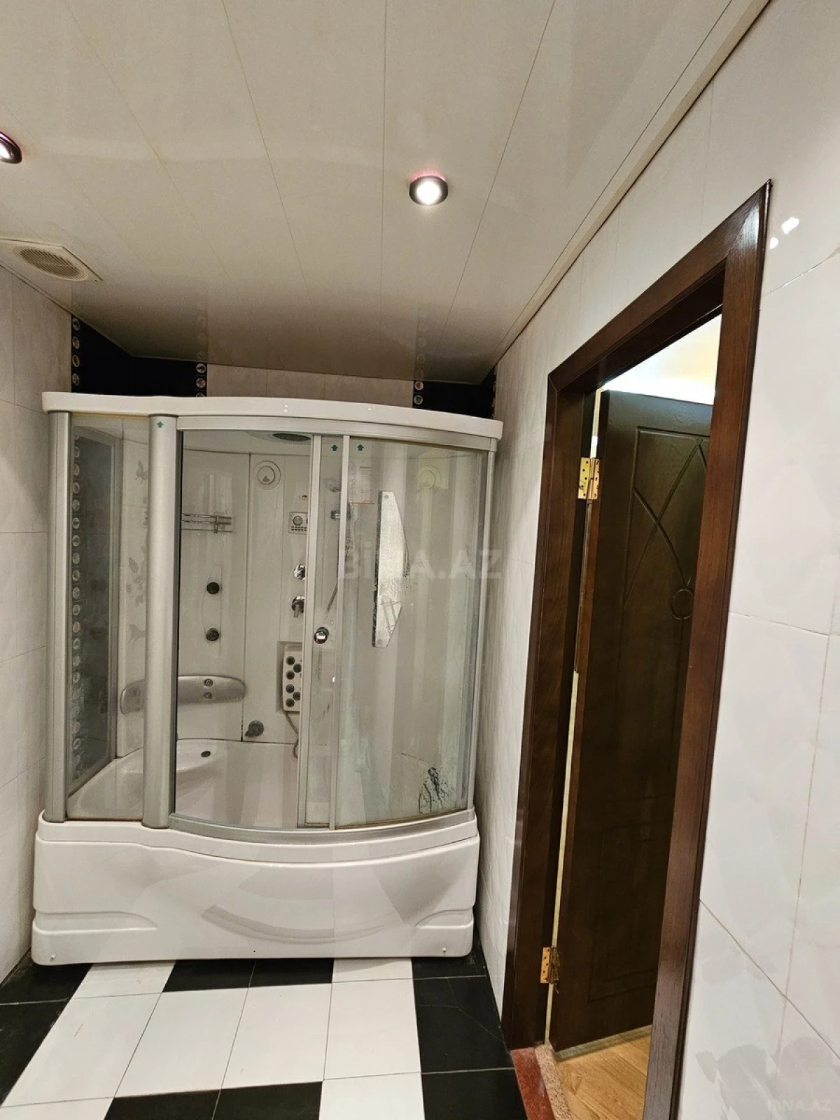 Satılır 2 otaqlı mənzil 128 m²