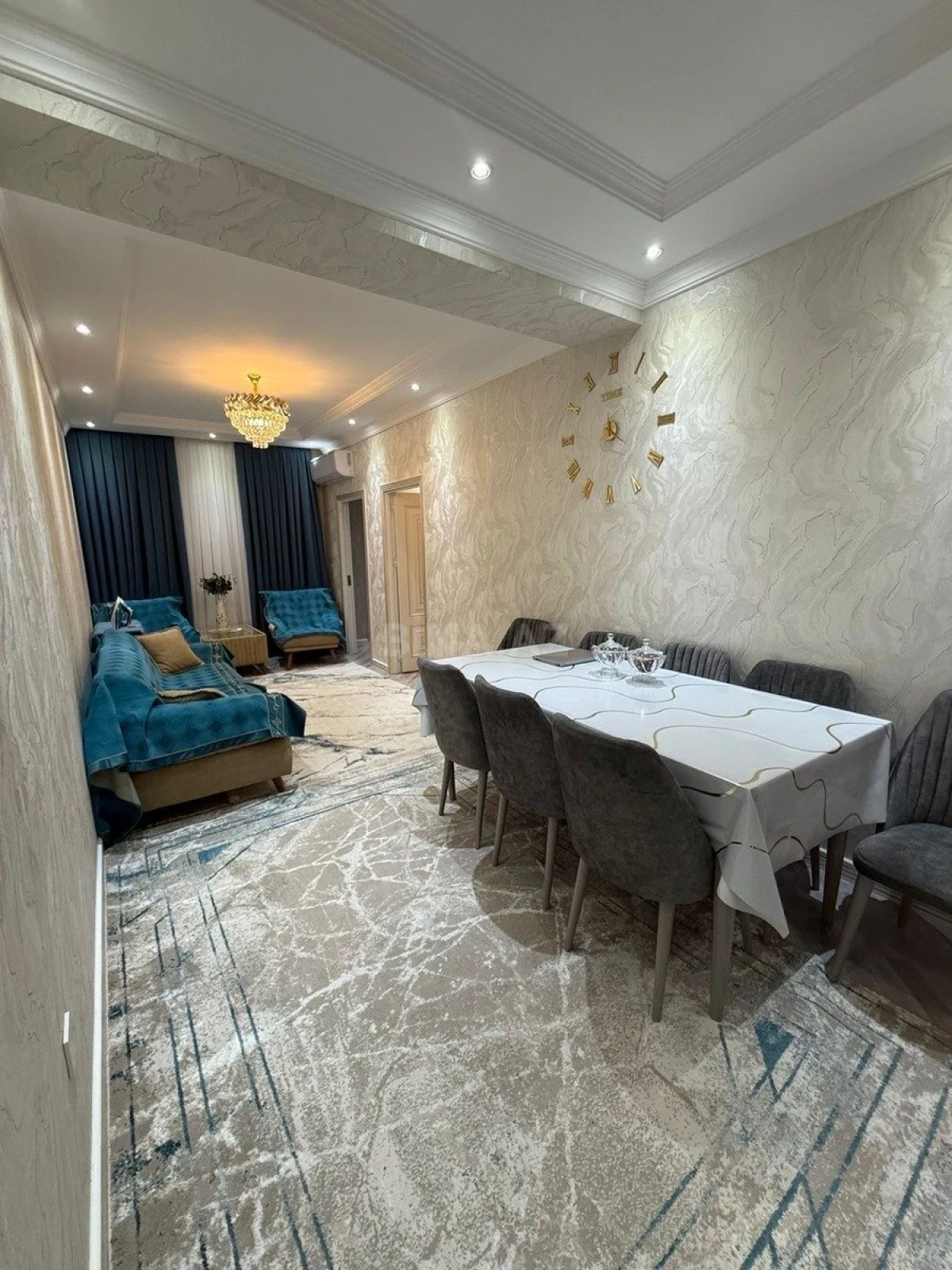 Satılır 4 otaqlı mənzil 130 m²