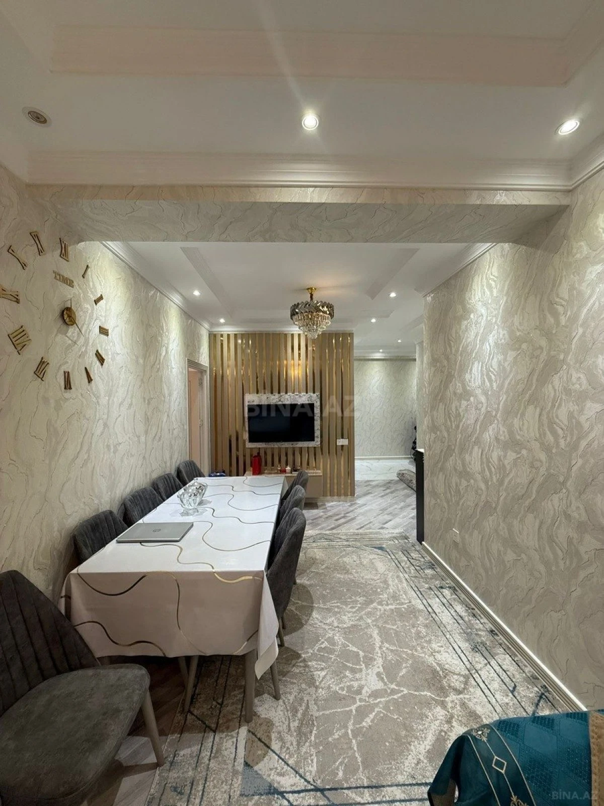 Satılır 4 otaqlı mənzil 130 m²